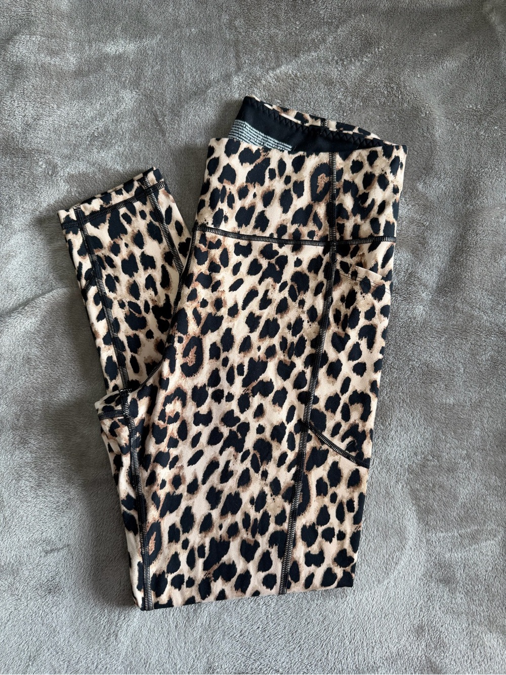 Victoria’s Secret Leopard Print Active Leggings - Black & Tan